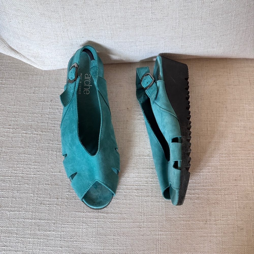 Arche -Women’s‎ tortoise Slingback Wedge
Sandals US8 France